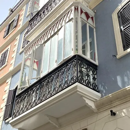 Delightful Centre Clarendon - Grand House Apartment *