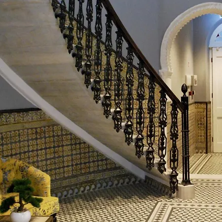 Delightful Centre Clarendon - Grand House Gibraltar